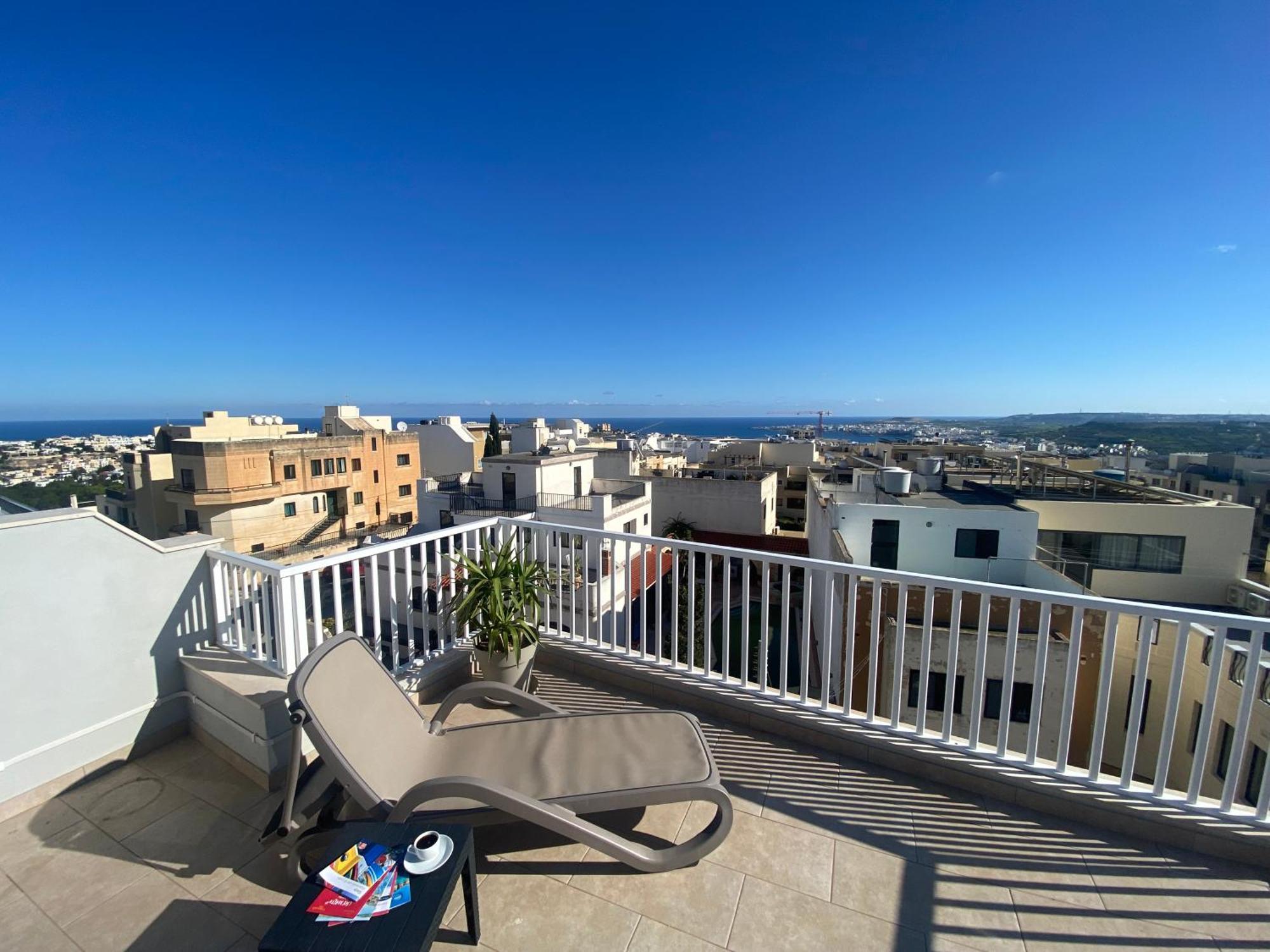 Sunshine Apartments Mellieha - Modern Two Bedroom Penthouse With Terrace Exterior foto